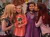 Jennette and Ariana kissing Sophia and Rosie
