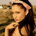 Ariana's desert duck face
