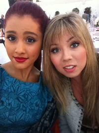 Ariana and Jennette together