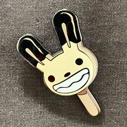 Max Pop T-shirt and pin 4