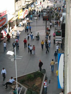 Como chegar até Azenha - Shopping João Pessoa Cb em Porto Alegre