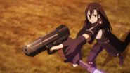 Kirito usando una pistola y una espada.