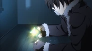 Kirito escuchando el mensaje de Sachi.