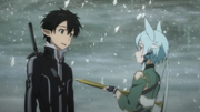 Sinon entregandole Excalibur a Kirito