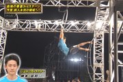 Hashimoto Kouji attempting Jumping Ring in SASUKE 27, Close View