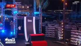 Ninja Warrior France 7's curved run-up Warped Wall in Stage One