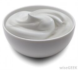 Bowl-of-white-cream.jpg