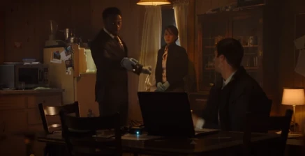 Keith orders his colleagues to arrest Halloran