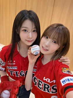 Hitomi/SNS Gallery | SAY MY NAME Wiki | Fandom