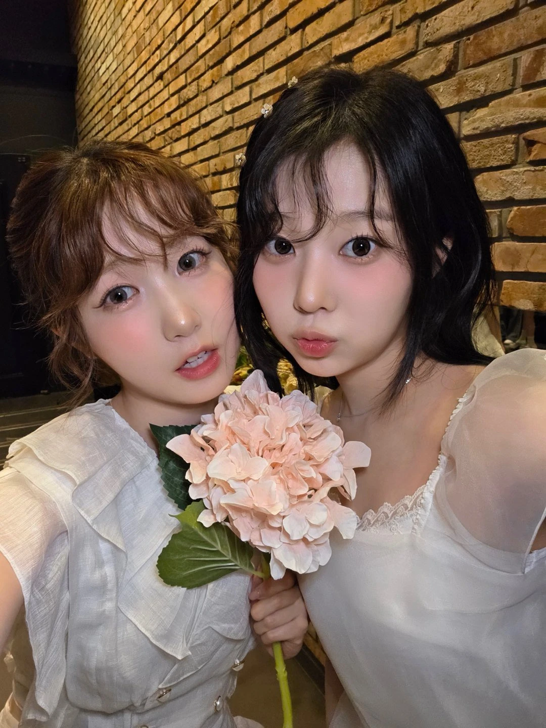 Hitomi/SNS Gallery | SAY MY NAME Wiki | Fandom