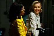 5x17 - Kerry Washington and Portia de Rossi 01