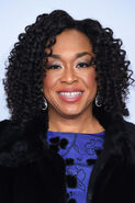 2016 International Emmys Awards - Shonda Rhimes 01