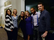 Group photo (left to right): Kerry Washington, guest star Lisa Kudrow, director Ava DuVernay, guest star Sally Pressman, Columbus Short and Scott Foley.