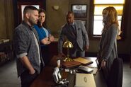 3x01 - Huck, Quinn, Harrison and Abby 01