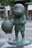 Statue von Chōchin kozō