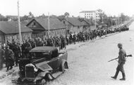 Bundesarchiv Bild 146-1982-077-11, Russland, Minsk, gefangene sowjetische Soldaten