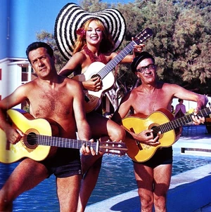 Τυπικοί   σε Ελληνική .