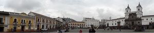 Plaza de San Francisco en Centro histórico de Quito, Ecuador.jpg