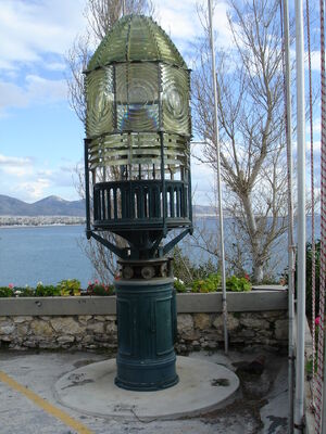 Light-House-Frenel-wik