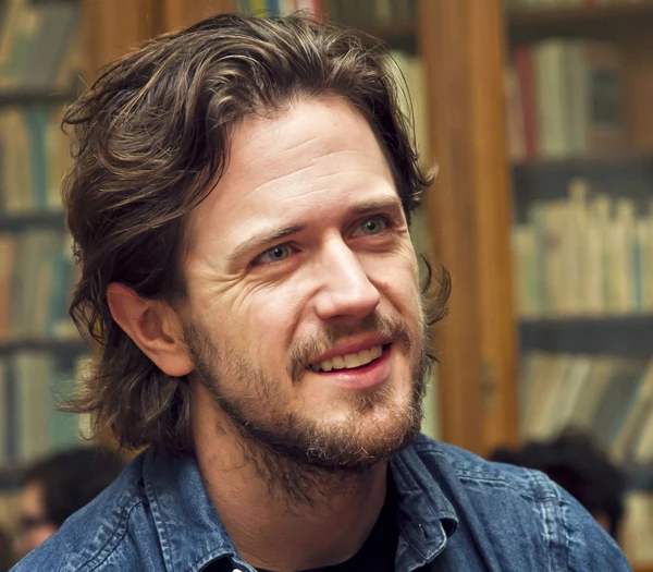 Pierce Brown | Speculative Fiction Wiki | Fandom