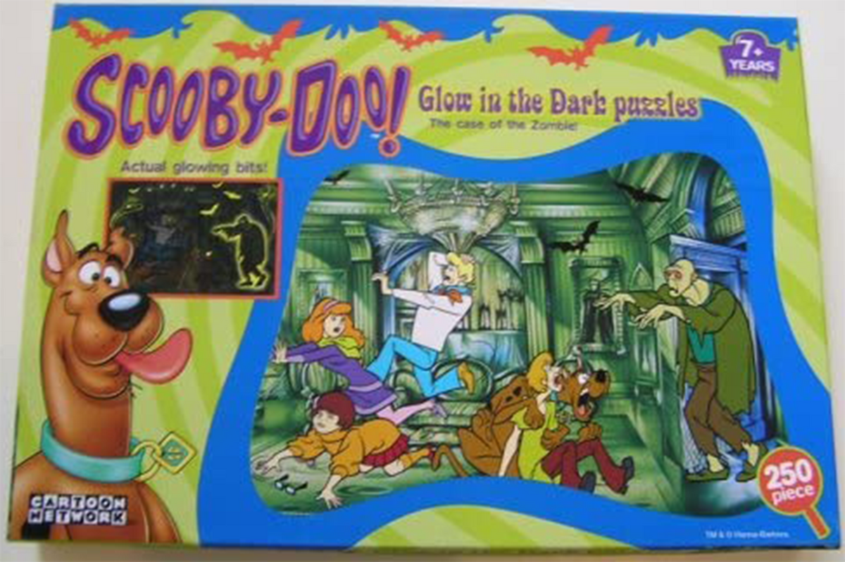 Paul Lamond Games - Scooby-Doo! - The Case of the Zombie - Glow In The ...