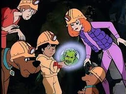 Paczka Scooby'iego z magiczną kulą