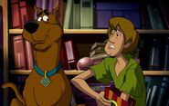 Scooby megvicceli Bozontot az előbb említett filmben.