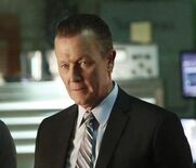 Agent Cabe Gallo (Robert Patrick)