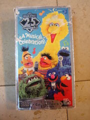 Sesame-Street-25-Wonderful-Years-A-Musical-Celebration-VHS-Tape 162600A