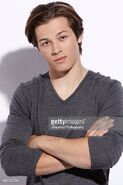 Leo Howard