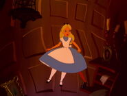 Alice-in-wonderland-disneyscreencaps.com-573