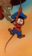 Mrs Brisby grabs Fievel