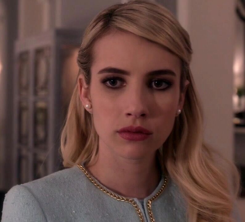 Chanel Oberlin: Pilot.  Scream queens fashion, Queen outfit