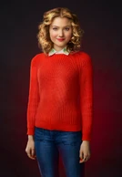 Grace Gardner: Co-presidentessa (2016). Fa parte della sorellanza da Benvenute alla Kappa Kappa Tau.