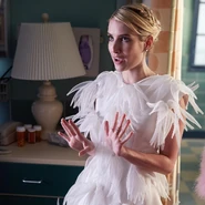 2x05 Still Chanel.jpg (103 KB)