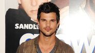 Taylor-Lautner10