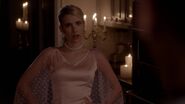 ScreamQueens106 2340