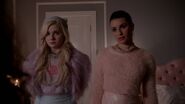 ScreamQueens105 0955