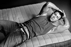 Nick jonas bed.jpg