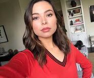 Miranda Cosgrove as Nina White