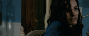 Gale Weathers Kitchen Scene Scream 5