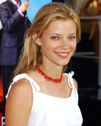 SCRUBS -- My T.C.W. Episode 18 -- Pictured: Amy Smart as Jamie  Nieuwsfoto's - Getty Images