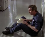 Der Hausmeister in Action: "Montag ist Bongo-Tag!"