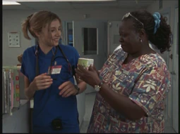 Scrubs108 1181.jpg (109 KB) Laverne heitert Elliot mit einer Tasse Kakao auf