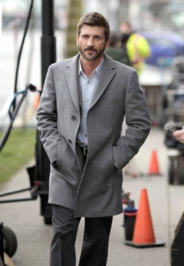 Joe Lando on the set