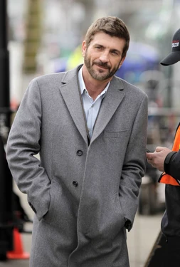 Joe Lando on the set