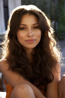 Jessica parker kennedy pictures