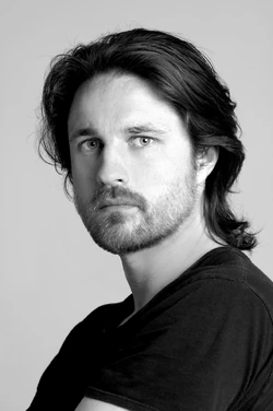 Martin Henderson | Secrets and Lies Wiki | Fandom
