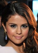 Selena behind the photocall people's choice awards 2011 style 1