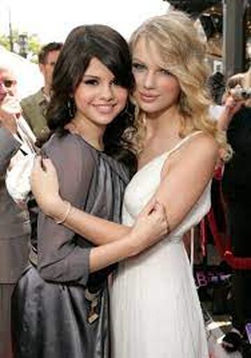 Taylor Swift & Selena Gomez Hang Out Together In Cute Instagrams